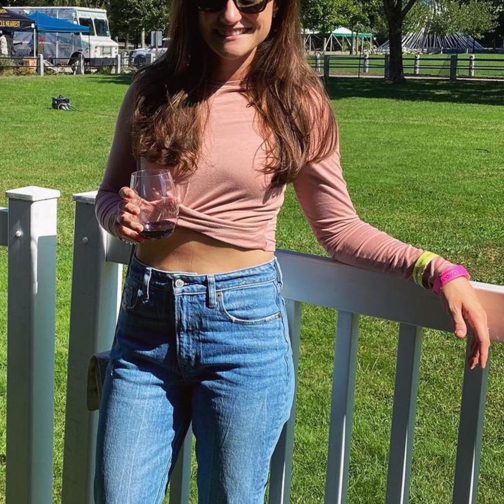 LIKE NEW! Twist Front Crop Top